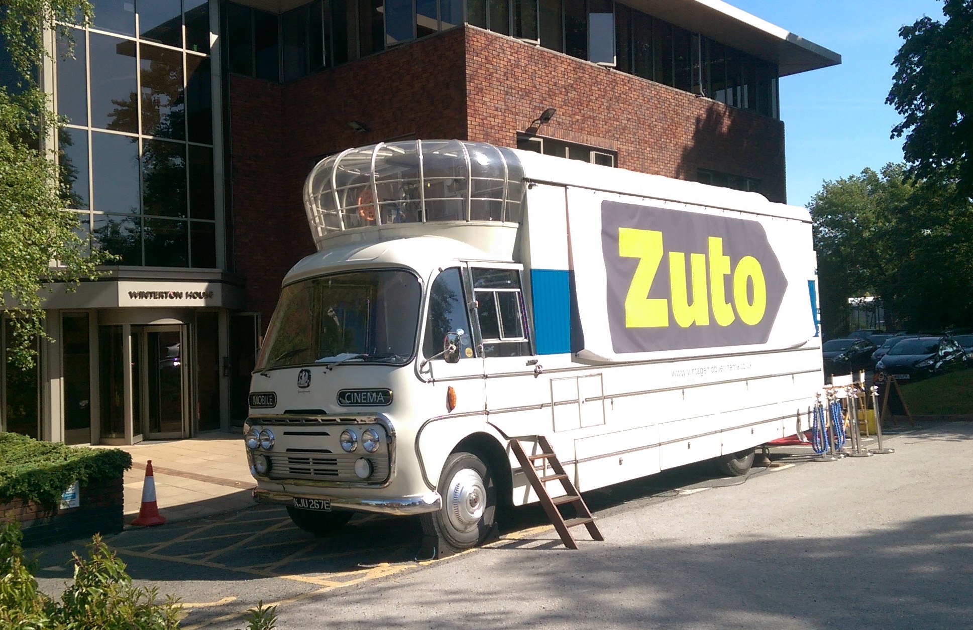 Zuto Vintage Mobile Cinema